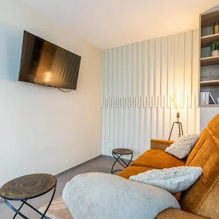 Appartement At In Clermont, Place De Jaude