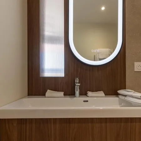 Appartement At In Clermont, Place De Jaude *
