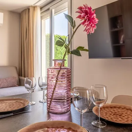 Appartement At In Clermont, Place De Jaude