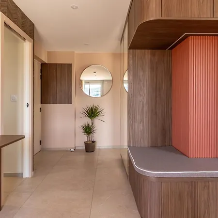 Appartement At In Clermont, Place De Jaude