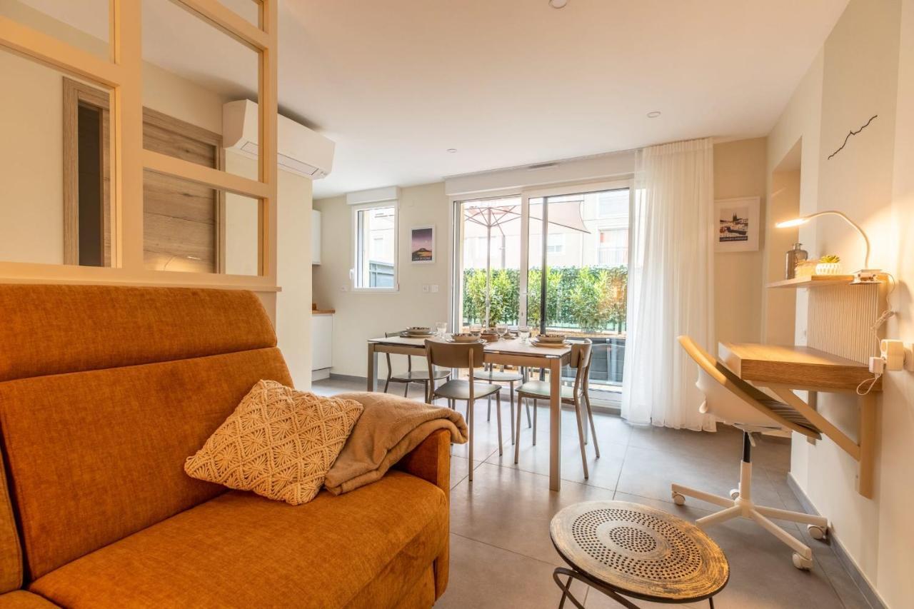 Apartment At In Clermont, Place De Jaude *