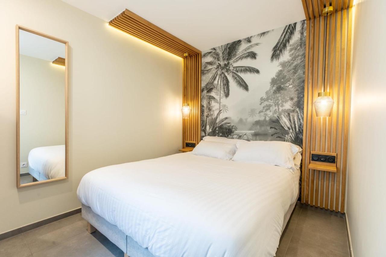Apartment At In Clermont, Place De Jaude *