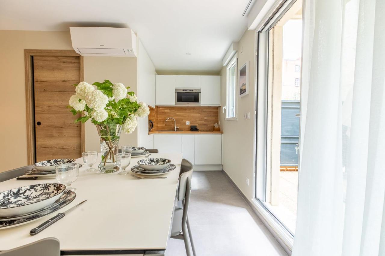 At In Clermont, Place De Jaude *