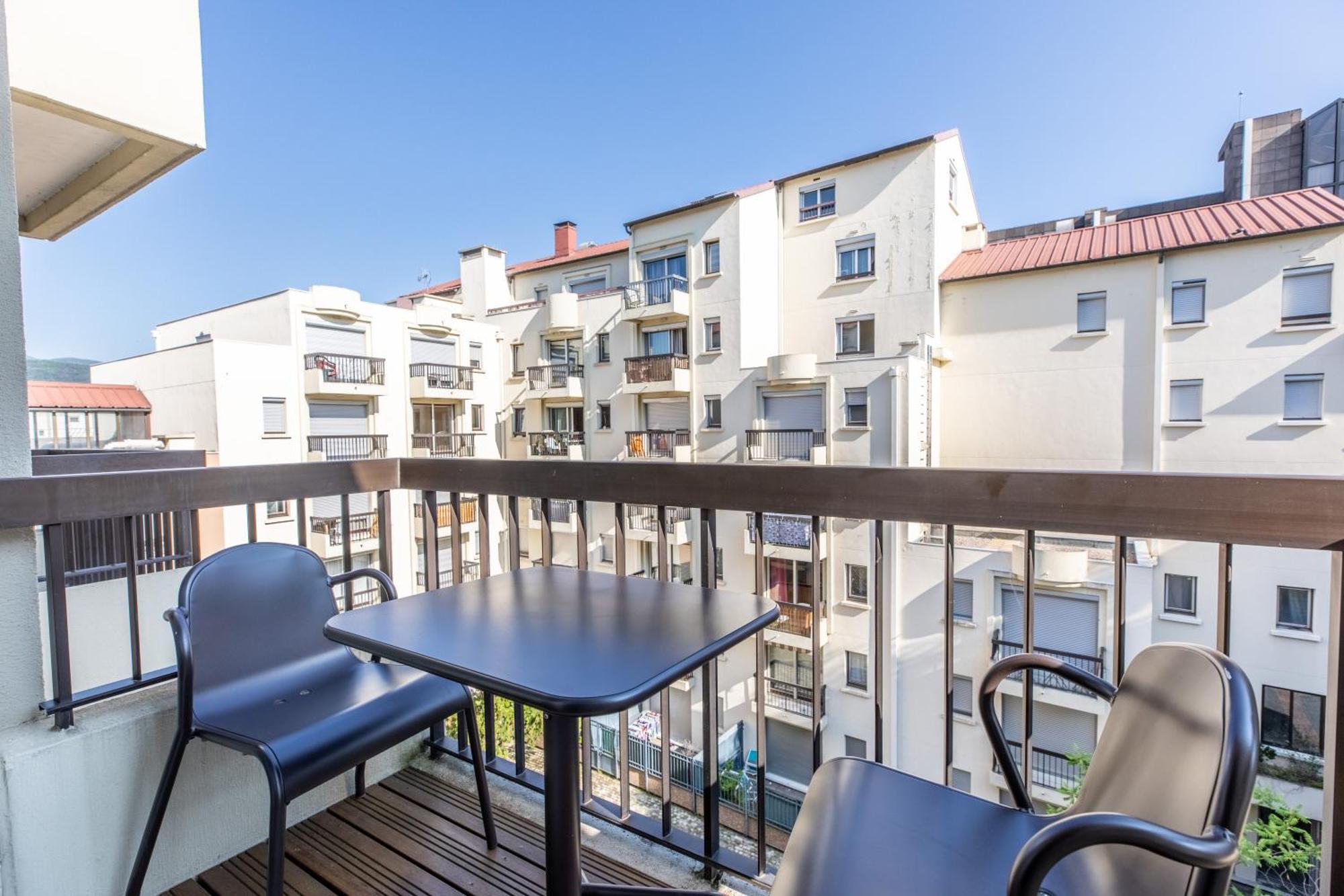 Apartment At In Clermont, Place De Jaude