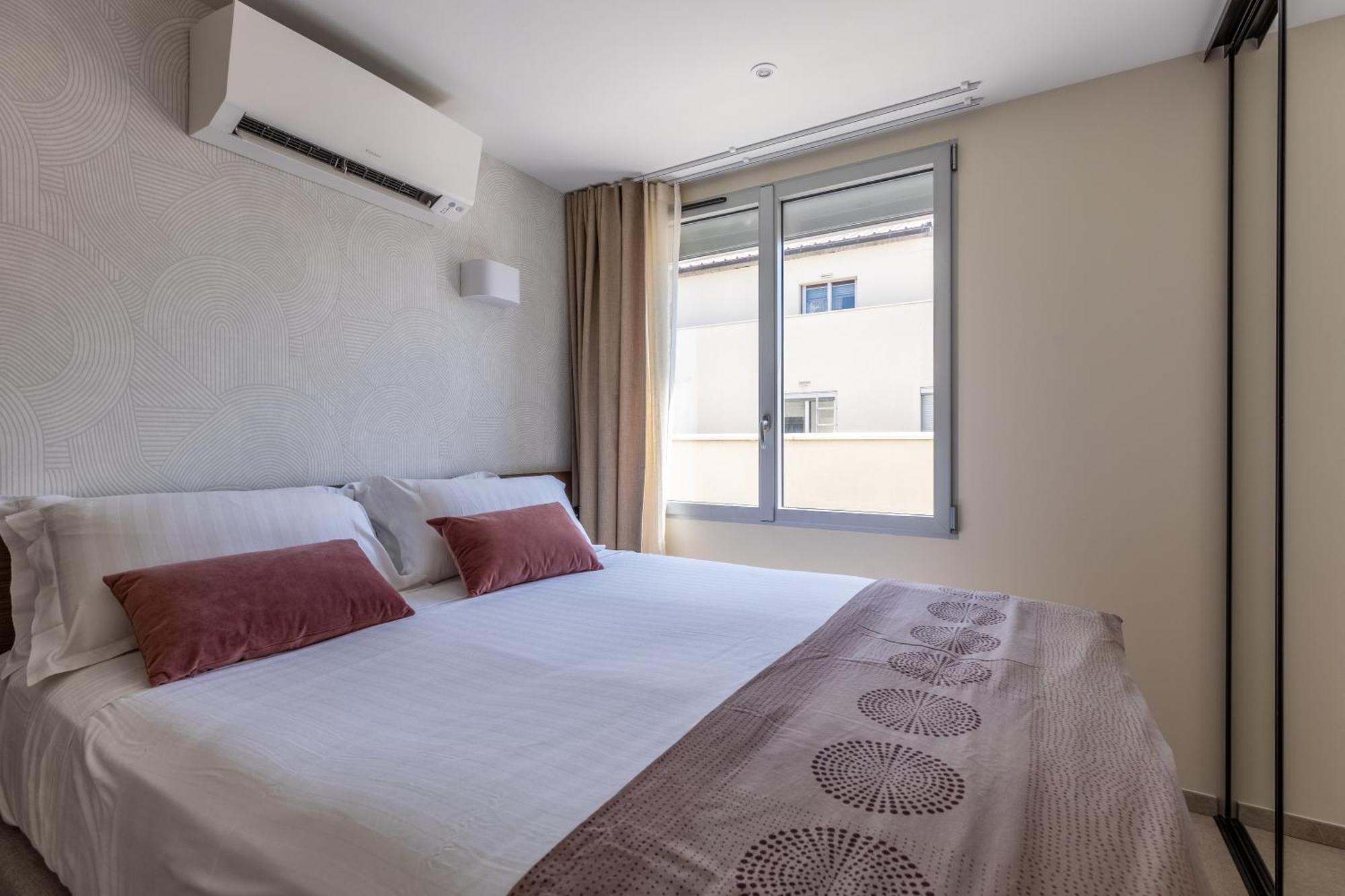 At In Clermont, Place De Jaude Apartment