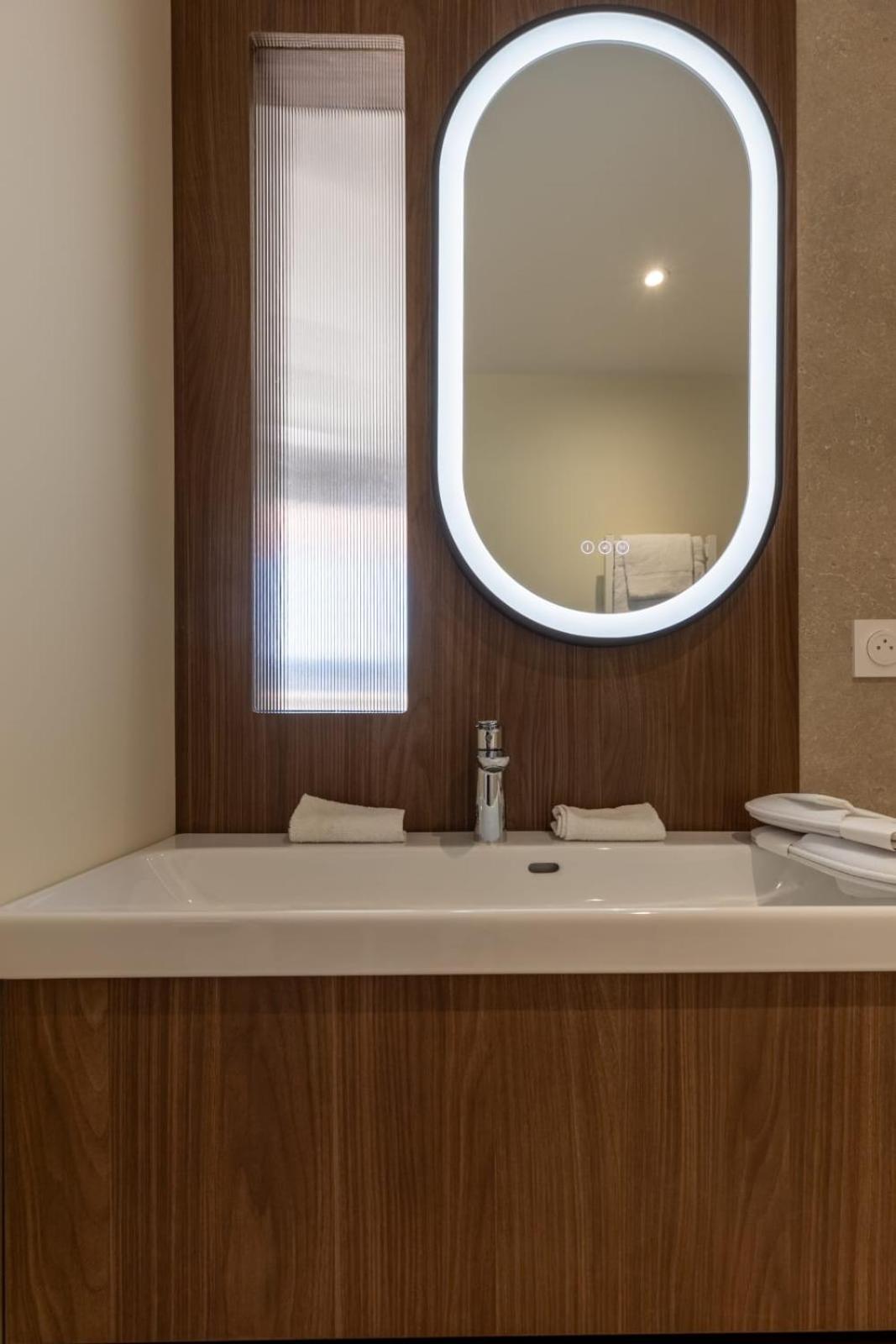 Apartment At In Clermont, Place De Jaude *