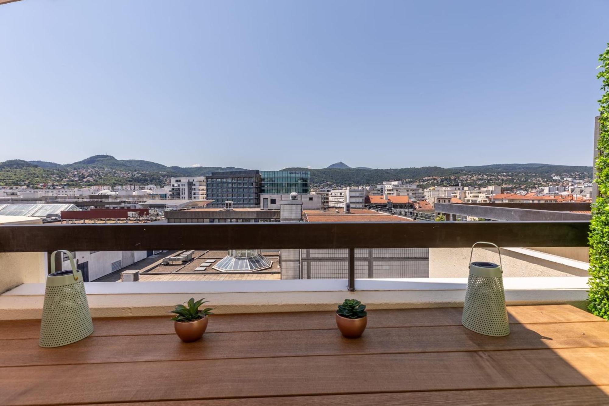 Apartment At In Clermont, Place De Jaude *