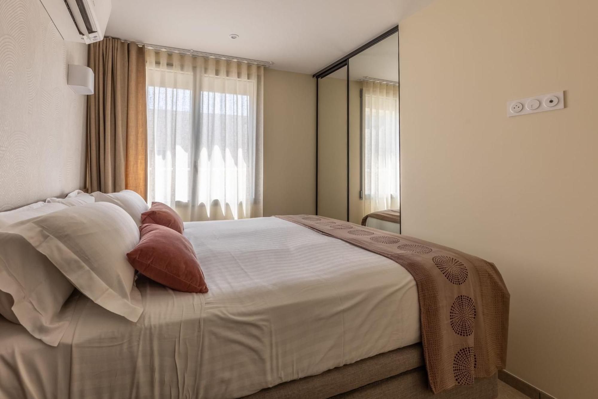 At In Clermont, Place De Jaude Apartment